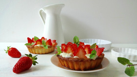 Erdbeer-Tartelettes mit Marzipancreme